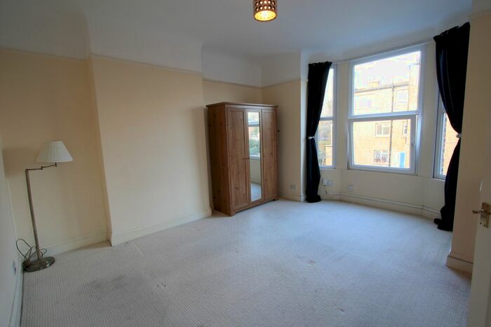2 Bedroom Flat To Rent In Mill Gardens, Sydenham, SE26
