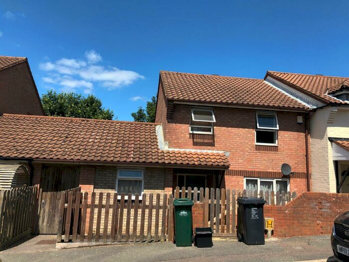 4 Bedroom Semi-Detached House To Rent In May Road, Brighton, BN2