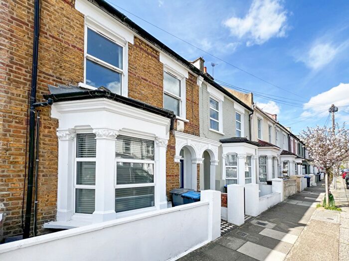 1 Bedroom Flat To Rent In Earlsmead Road, Kensal Rise, NW10