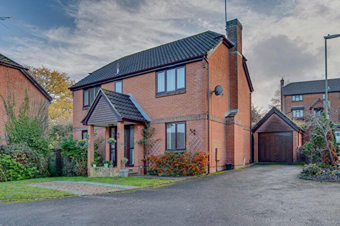 4 Bedroom Detached House For Sale In Burley Close, Chandler's Ford, SO53