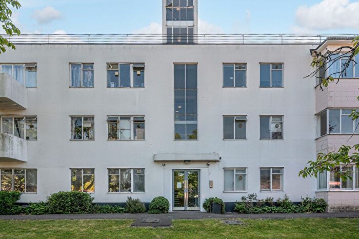 1 Bedroom Flat For Sale In Pullman Court, Streatham Hill, London, SW2