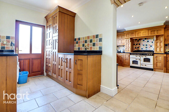 5 Bedroom Detached House For Sale In Oilmills Road, Ramsey Mereside, PE26