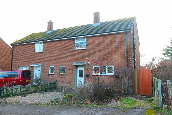 2 Bedroom Semi Detached House For Sale In Dynes Place, Moggerhanger, MK44