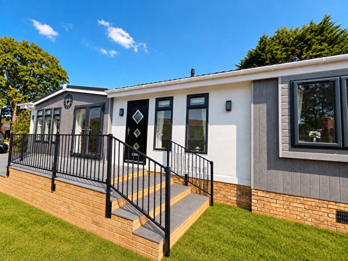 2 Bedroom Park Home For Sale In Main Road, Willows Parks Estates, Maidenhead Road, Windsor, Berkshire, SL4