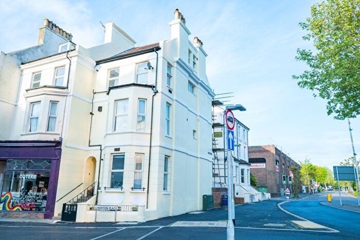 1 Bedroom Flat For Sale In Cheriton Place, Folkestone, CT20