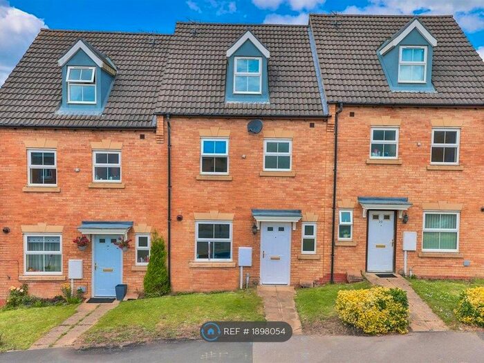 4 Bedroom Terraced House To Rent In Bennett Road, Corby, NN18