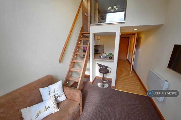 Studio To Rent In West End House, Bradford, BD7