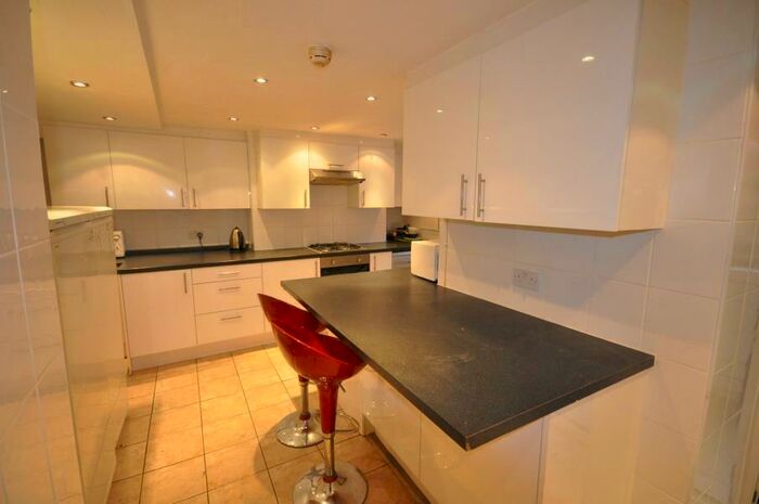 7 Bedroom Terraced House To Rent In Queens Road, Hyde Park, Leeds, LS6