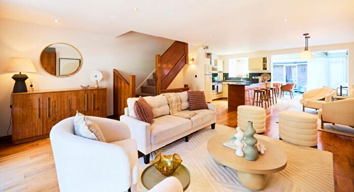 5 Bedroom Terraced House For Sale In Cinnamon Row, Clove Hitch Quay, SW11