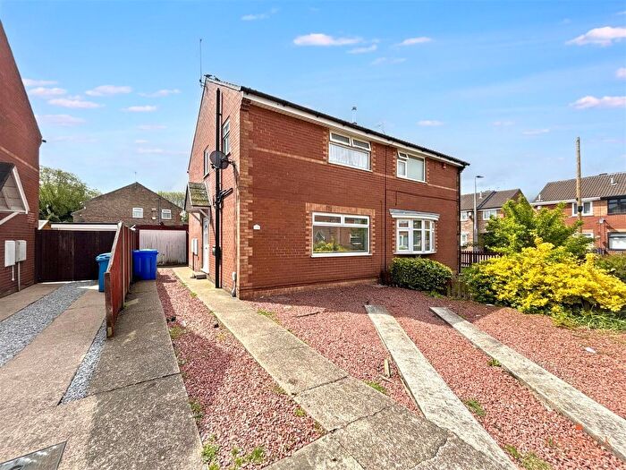 3 Bedroom Semi-Detached House For Sale In Foredyke Avenue, Hull, HU7
