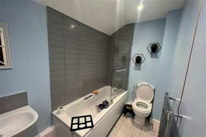 3 Bedroom Flat To Rent In High Street, Erdington, B23