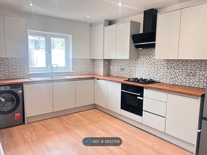4 Bedroom End Of Terrace House To Rent In Francis Road, Watford, WD18