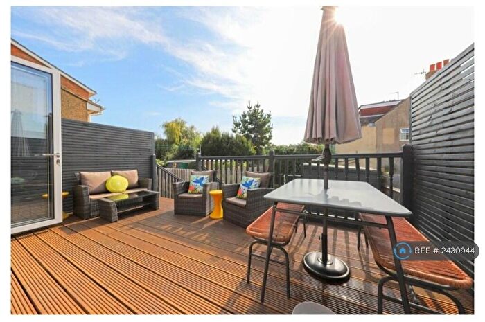 4 Bedroom Detached House To Rent In Old Shoreham Road, Southwick, Brighton, BN42