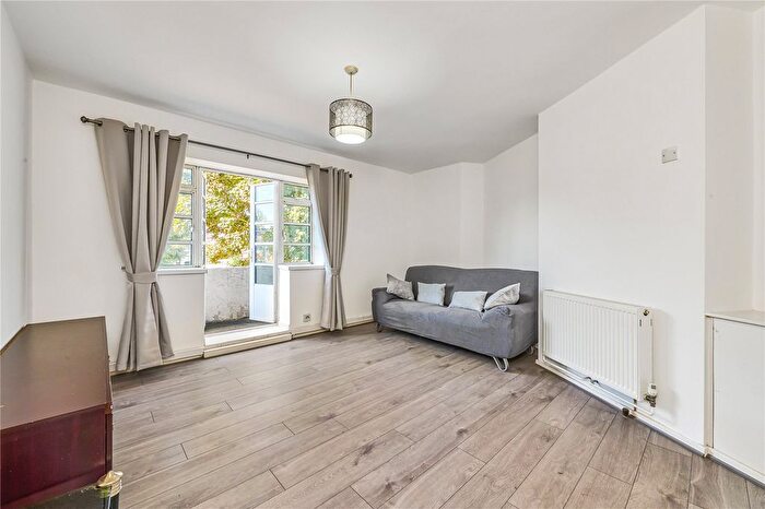 1 Bedroom Flat To Rent In Oaklands Estate, London, SW4