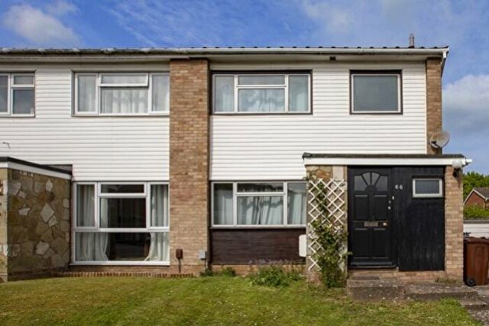 4 Bedroom House To Rent In Oakfields, Guildford, Surrey, GU3