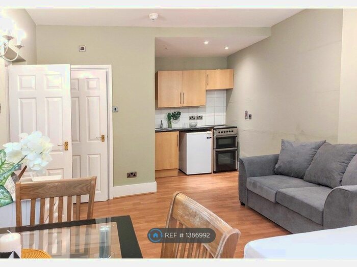 Studio To Rent In Clanricarde Gardens, London, W2