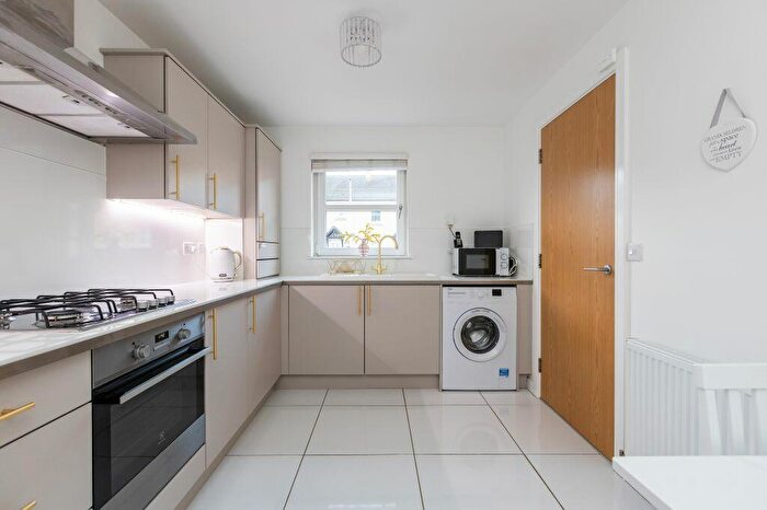 3 Bedroom Semi-Detached House For Sale In Wymet Gardens Millerhill Midlothian, EH22