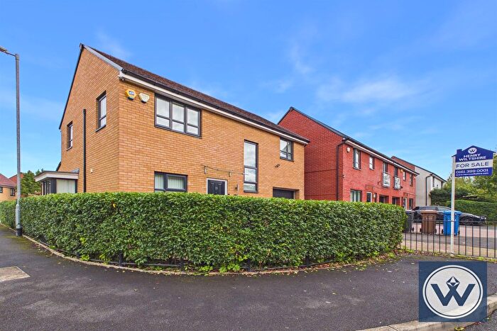 4 Bedroom Detached House To Rent In River View Drive, M7