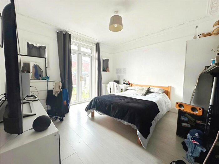 5 Bedroom Terraced House To Rent In Harborough Road, Southampton, Hampshire, SO15