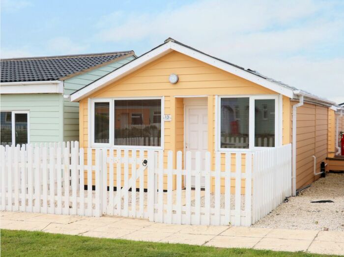 1 Bedroom Bungalow For Sale In Mundesley, Norwich NR11