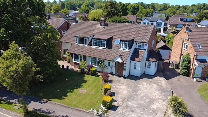 4 Bedroom Property For Sale In Park Crescent, Elstree, Borehamwood, WD6