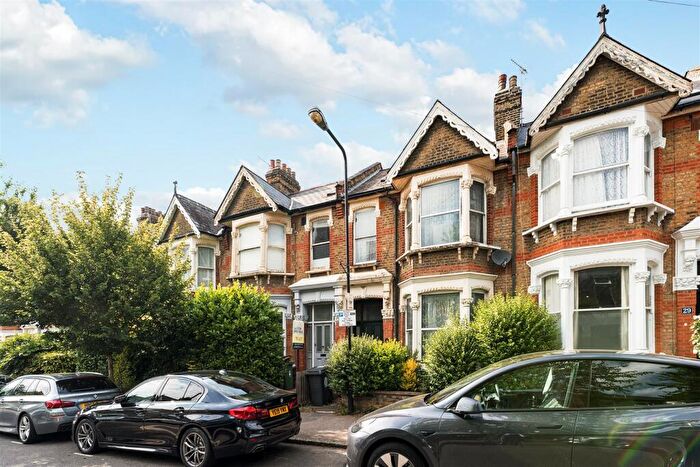 2 Bedroom Apartment To Rent In Cleveland Park Crescent, Walthamstow, E17