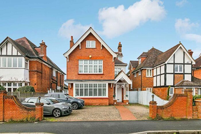 6 Bedroom Detached House To Rent In Walpole Road, Surbiton, KT6