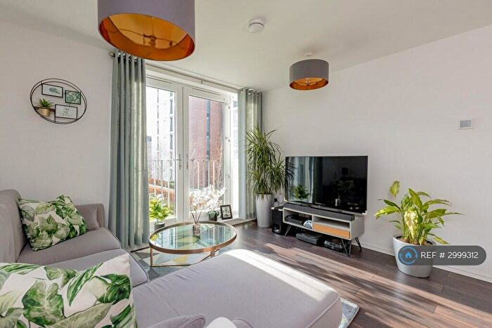 2 Bedroom Flat To Rent In Arneil Place, Edinburgh, EH5