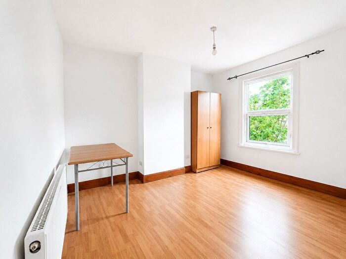 2 Bedroom Flat To Rent In Maynard Road, Walthamstow, London, E17