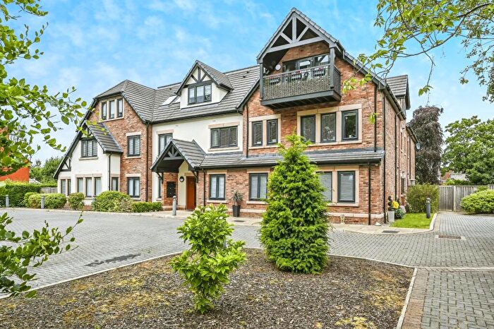 2 Bedroom Flat For Sale In Brook Road, Maghull, Liverpool, Merseyside, L31