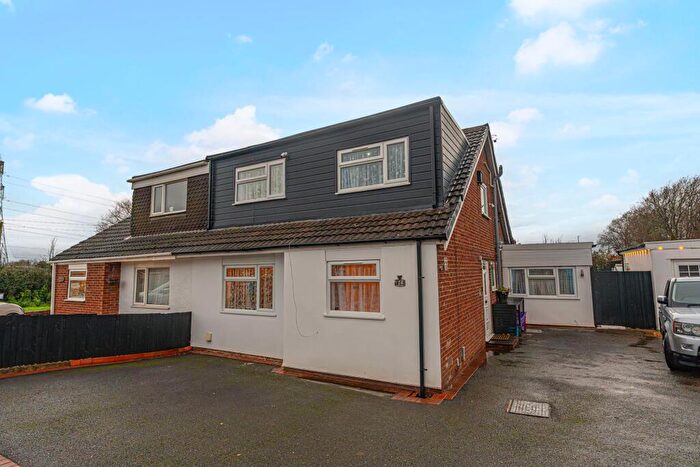 5 Bedroom Semi-Detached House For Sale In Kestrel Close, Caldicot, NP26