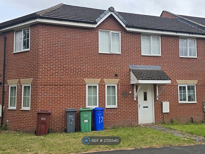 4 Bedroom Maisonette To Rent In Rawsthorne Avenue, Manchester, M18