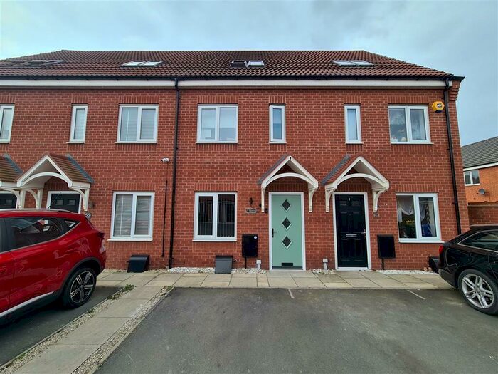 3 Bedroom Terraced House To Rent In Upton Drive, Burton-On-Trent, DE14