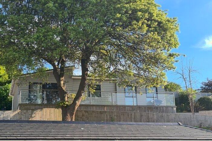 2 Bedroom Chalet To Rent In Shore Road, Ventnor, PO38