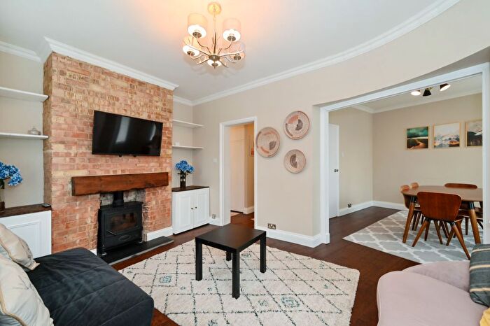 2 Bedroom Flat For Sale In Fortune Green Road, London, NW6