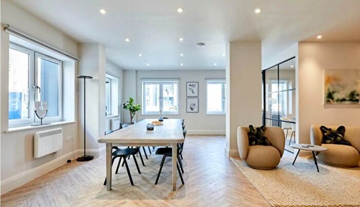 2 Bedroom Apartment To Rent In Wharf Road, Chelmsford, Essex, CM2