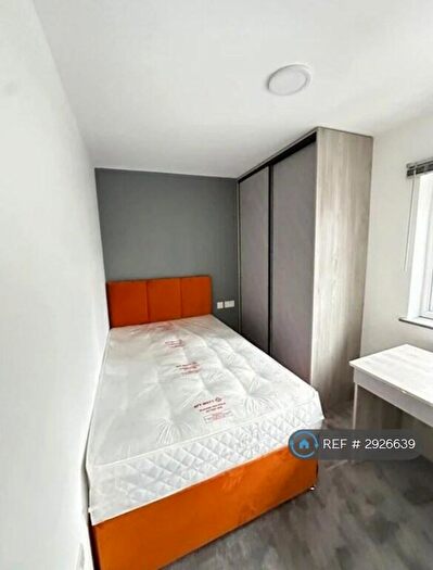 4 Bedroom Flat To Rent In Beddington Gardens, Wallington, SM6