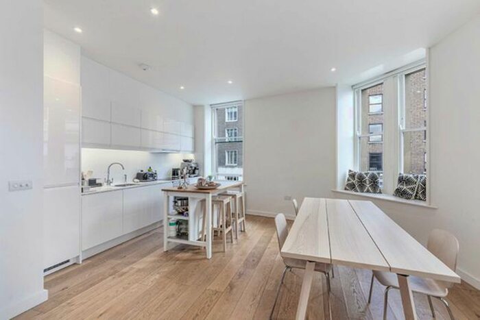 3 Bedroom Flat To Rent In Chancery Lane, Holborn, London, WC2A