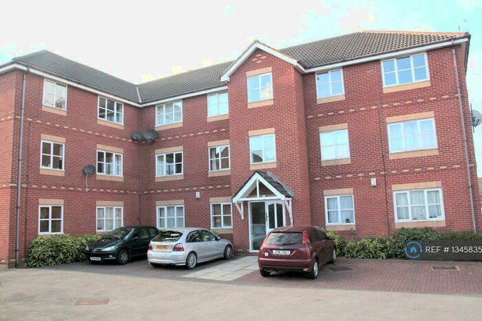 2 Bedroom Flat To Rent In Poplin Drive, Salford, M3
