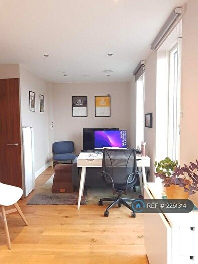 1 Bedroom Flat To Rent In Lyden Court, London, N19