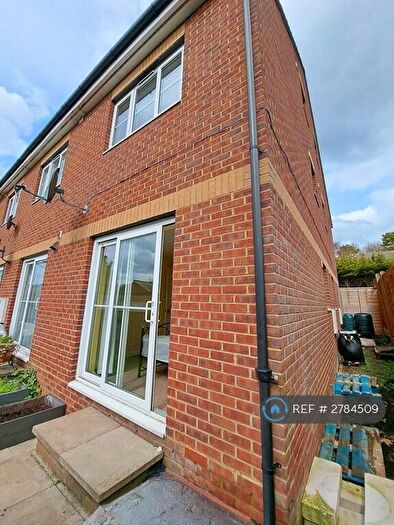 1 Bedroom Flat To Rent In Wensleydale, Luton, LU2