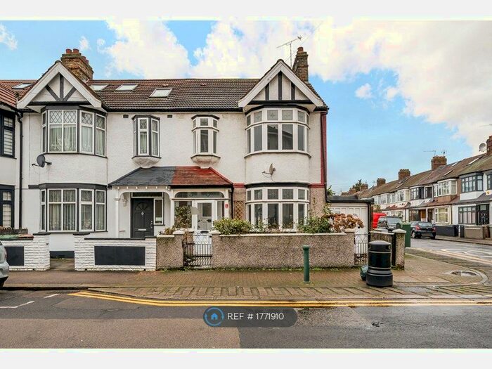 3 Bedroom End Of Terrace House To Rent In Flempton Road, London, E10