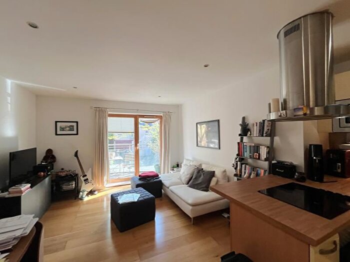 2 Bedroom Flat To Rent In Trinity Gate, Epsom Road, Guildford, GU1