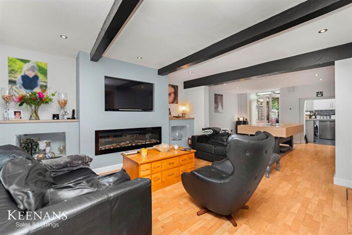 2 Bedroom Cottage For Sale In Walmersley Road, Bury, BL9