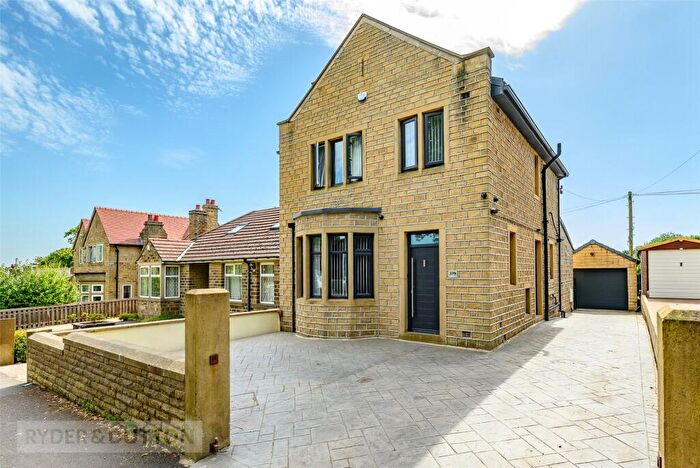 3 Bedroom Detached House For Sale In Blackmoorfoot Road, Crosland Moor, Huddersfield, HD4