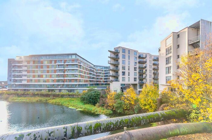 3 Bedroom Flat To Rent In Wick Lane, Bow, London, E3