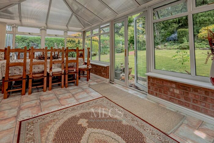 4 Bedroom Semi-Detached House To Rent In Beaks Hill Road, Birmingham, West Midlands, B38