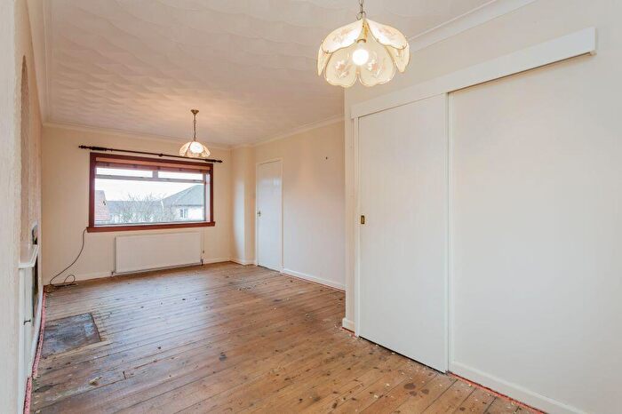 2 Bedroom Semi-Detached Villa For Sale In Glamis Avenue, Elderslie, PA5