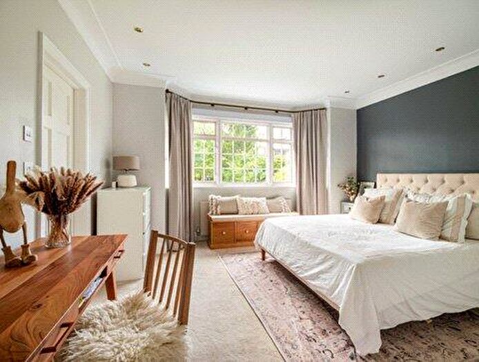 4 Bedroom Detached House For Sale In Orchard Rise, Kingston Upon Thames, Surrey, KT2