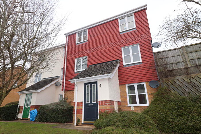 1 Bedroom Apartment To Rent In Kings Chase, Brentwood, CM14